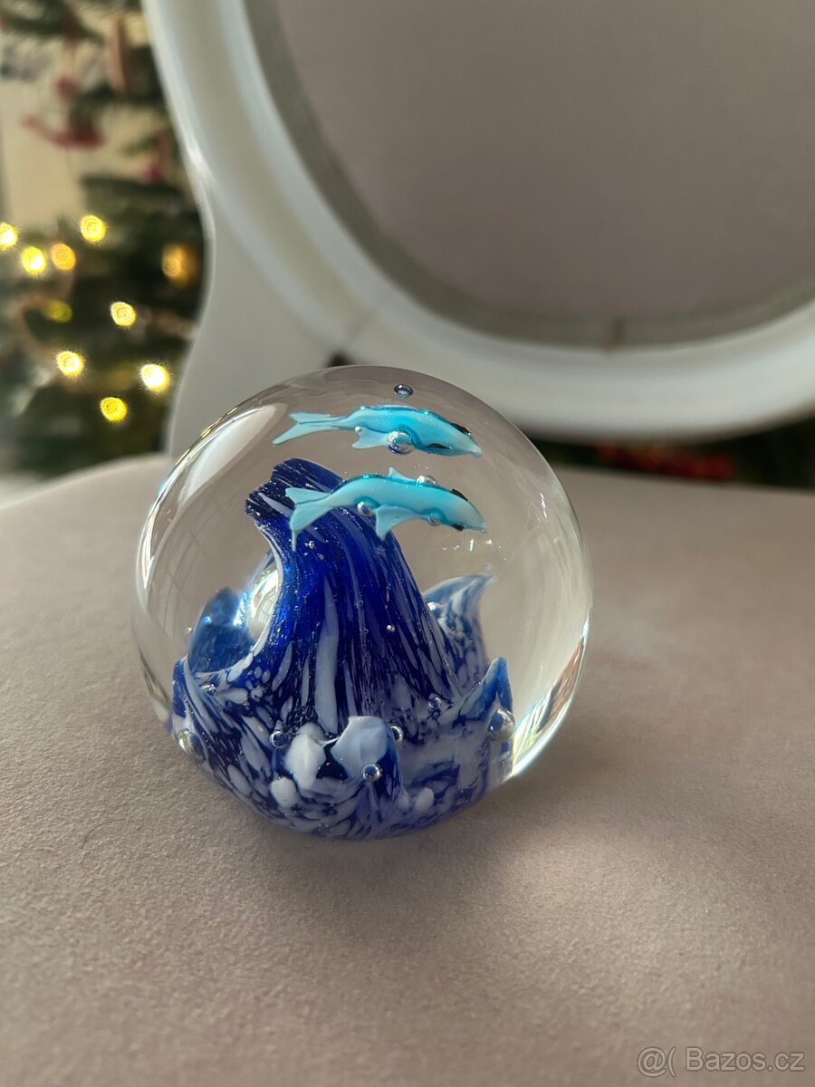 Skleněné těžítko s delfíny - 6