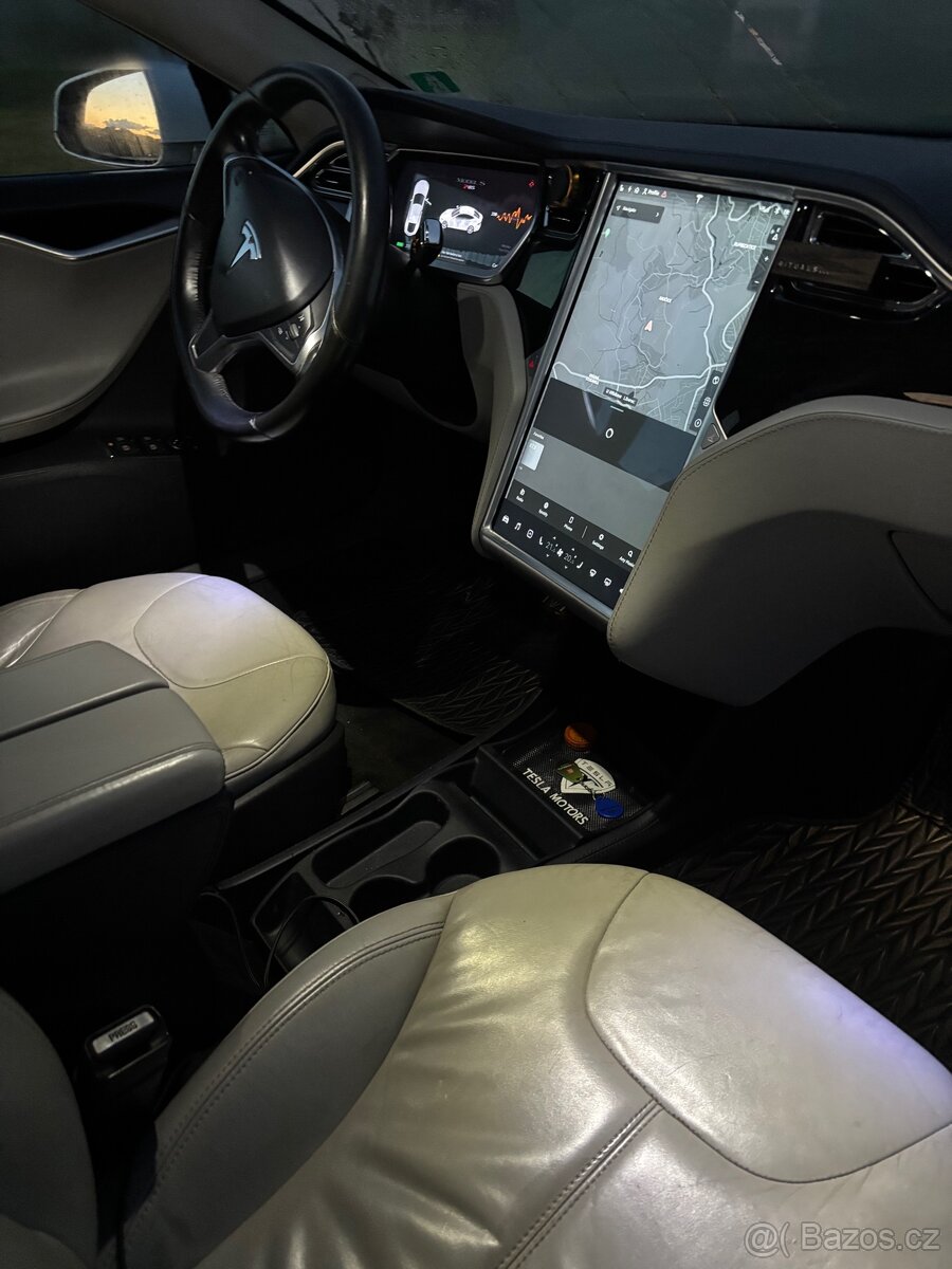 Tesla model S , baterie 85 KW - 6
