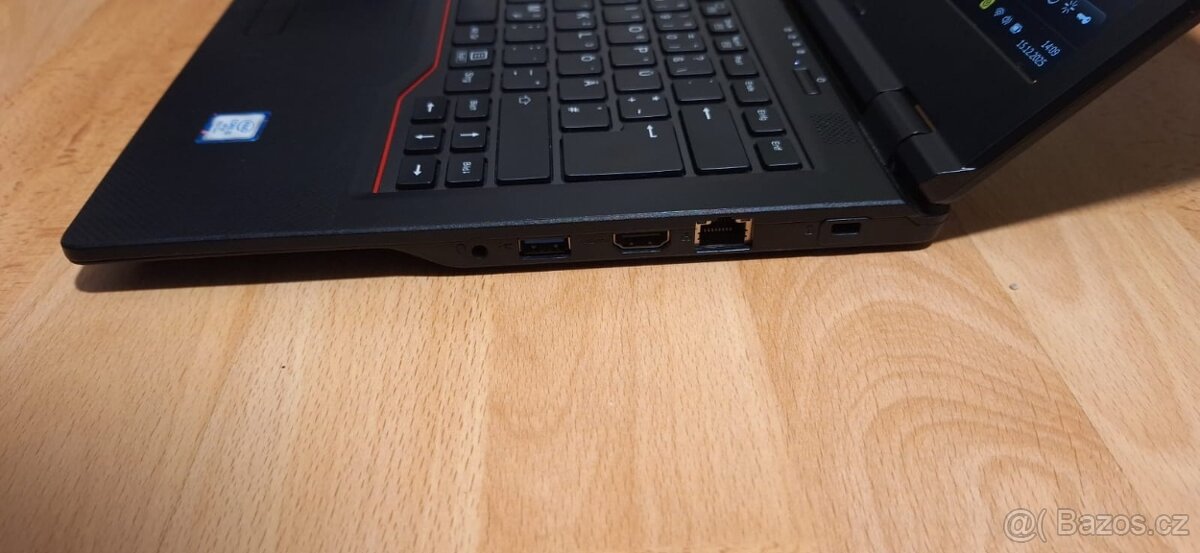 Notebok Fujitsu Lifebook e548 14" i5 8350U/8GB/250GB SSD/WI - 6