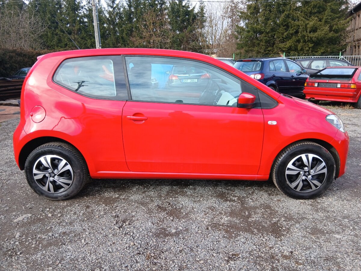 Volkswagen up 1.0, 44 kW, 2012 - 6