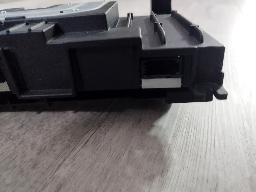 Zesilovač Canton Škoda - 6