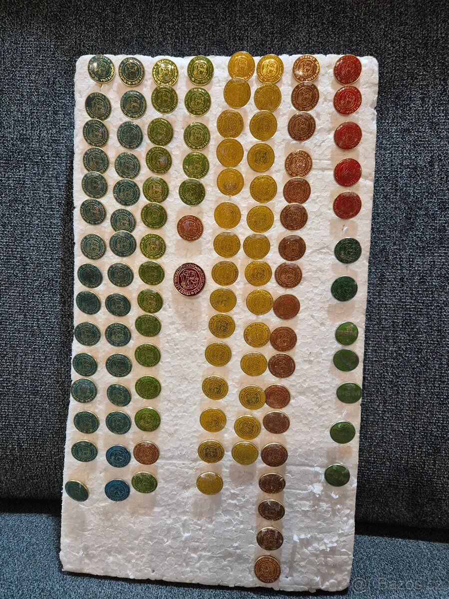 Sbírka odznaků a vyznamenání cca 2100ks - 6