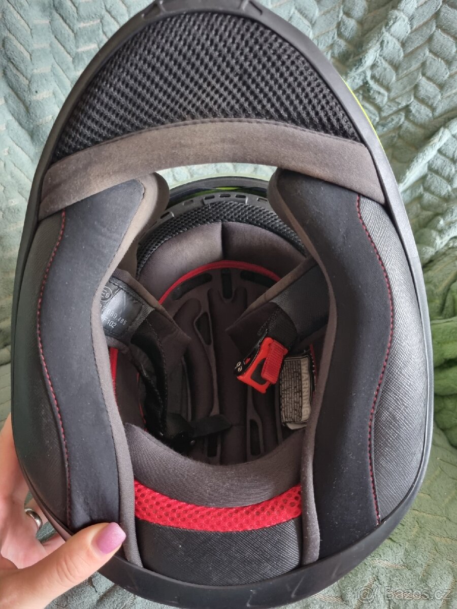 Prodám integrální moto helmu MT Helmets - 6