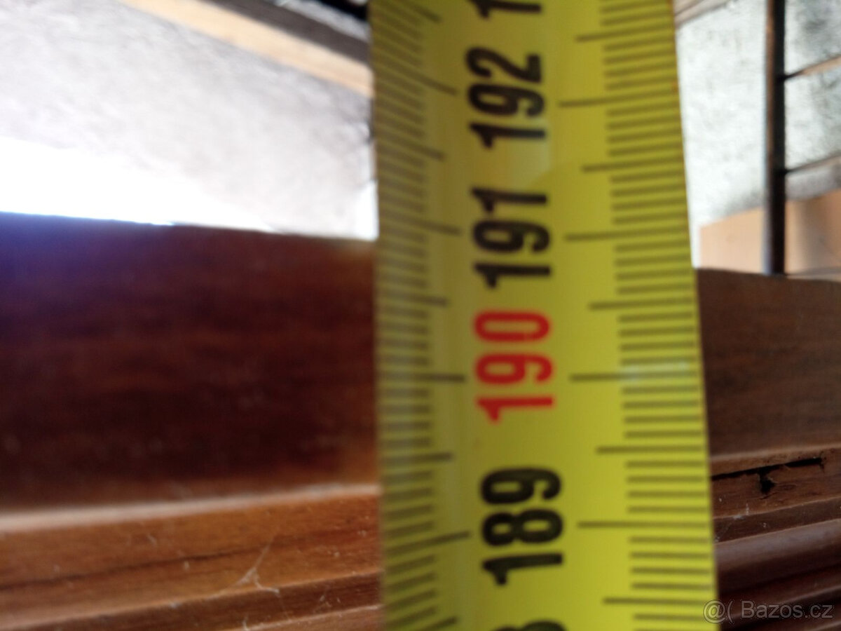 Nabízím starožitné krásně zdobené skříně - 6