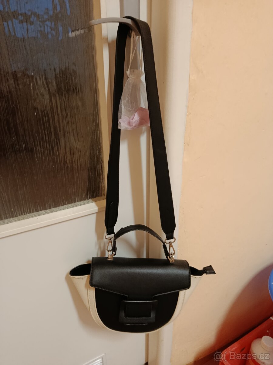 Prodám školní pouzdro.Dámskou kabelku - 6