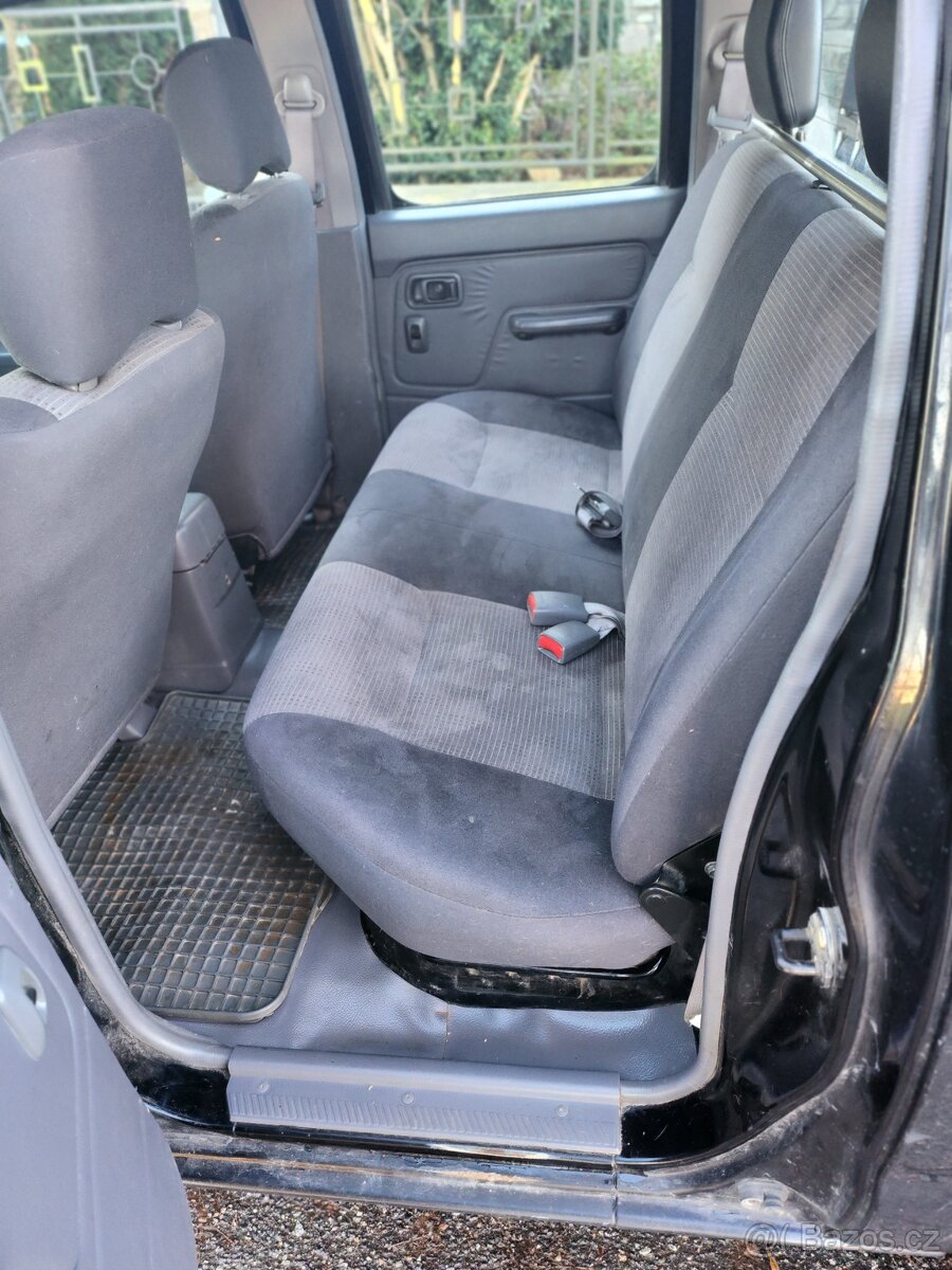 Nissan NP300 Pickup ,rok 2012 ,naj. 160000km - 6