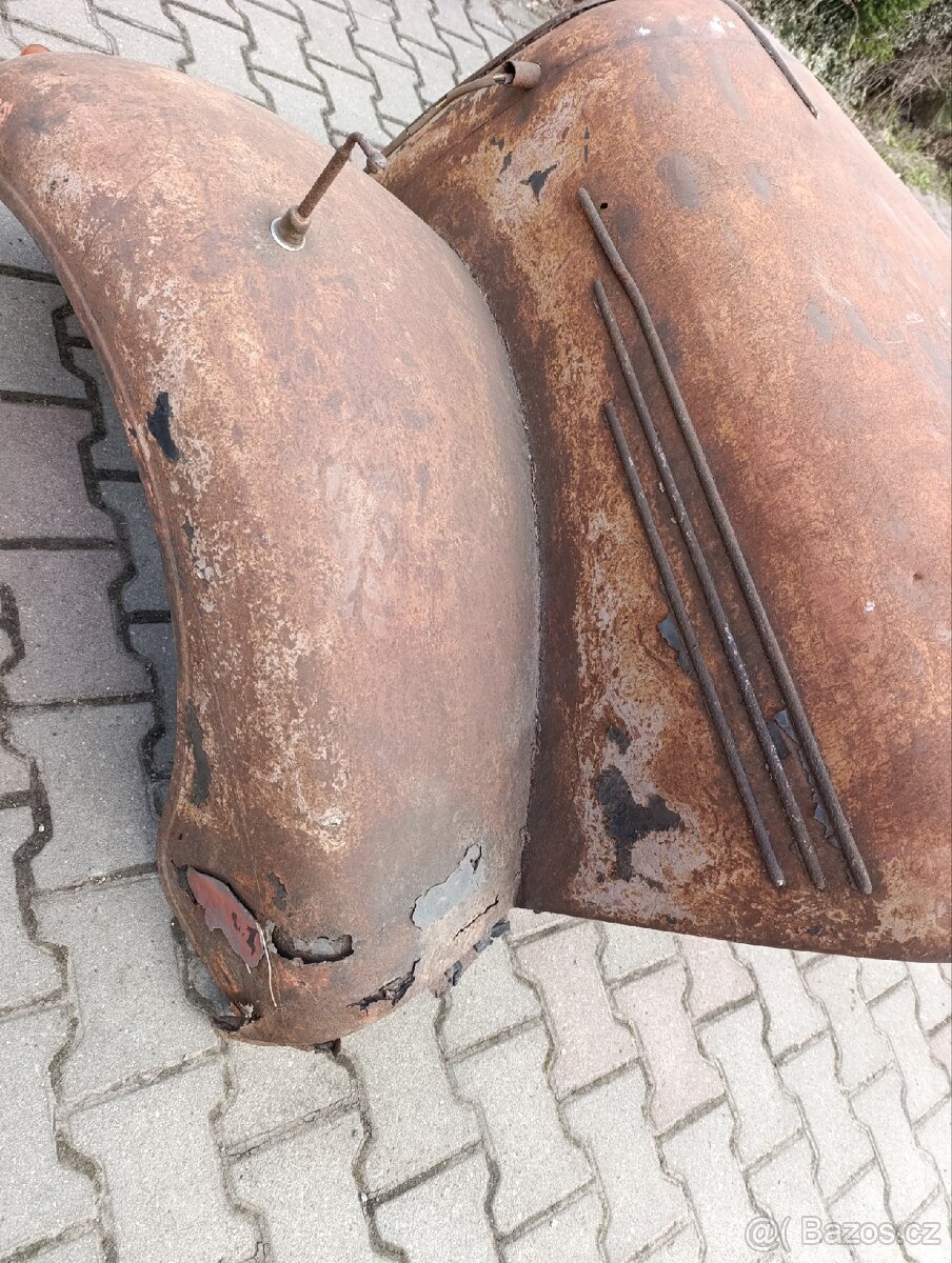 Přední kapota Tatra 57 B - 6