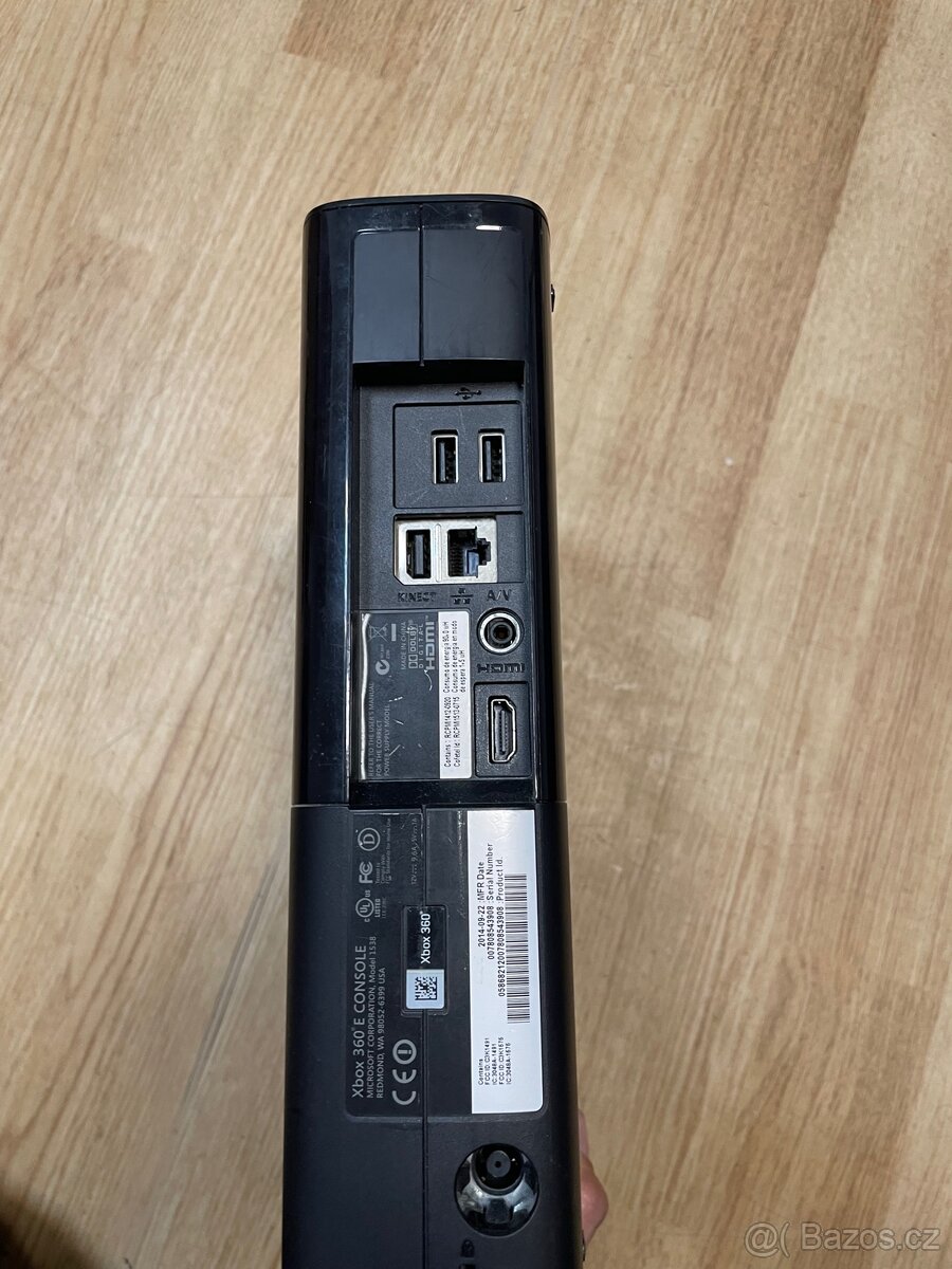 Xbox 360 s Kinectem + 15 her + Disney Infinity - 6