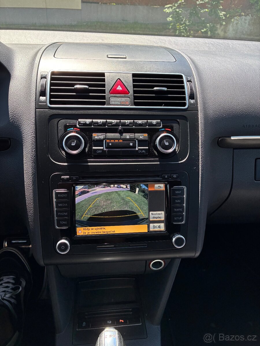 VW Touran 2,0 TDI, dsg - 6