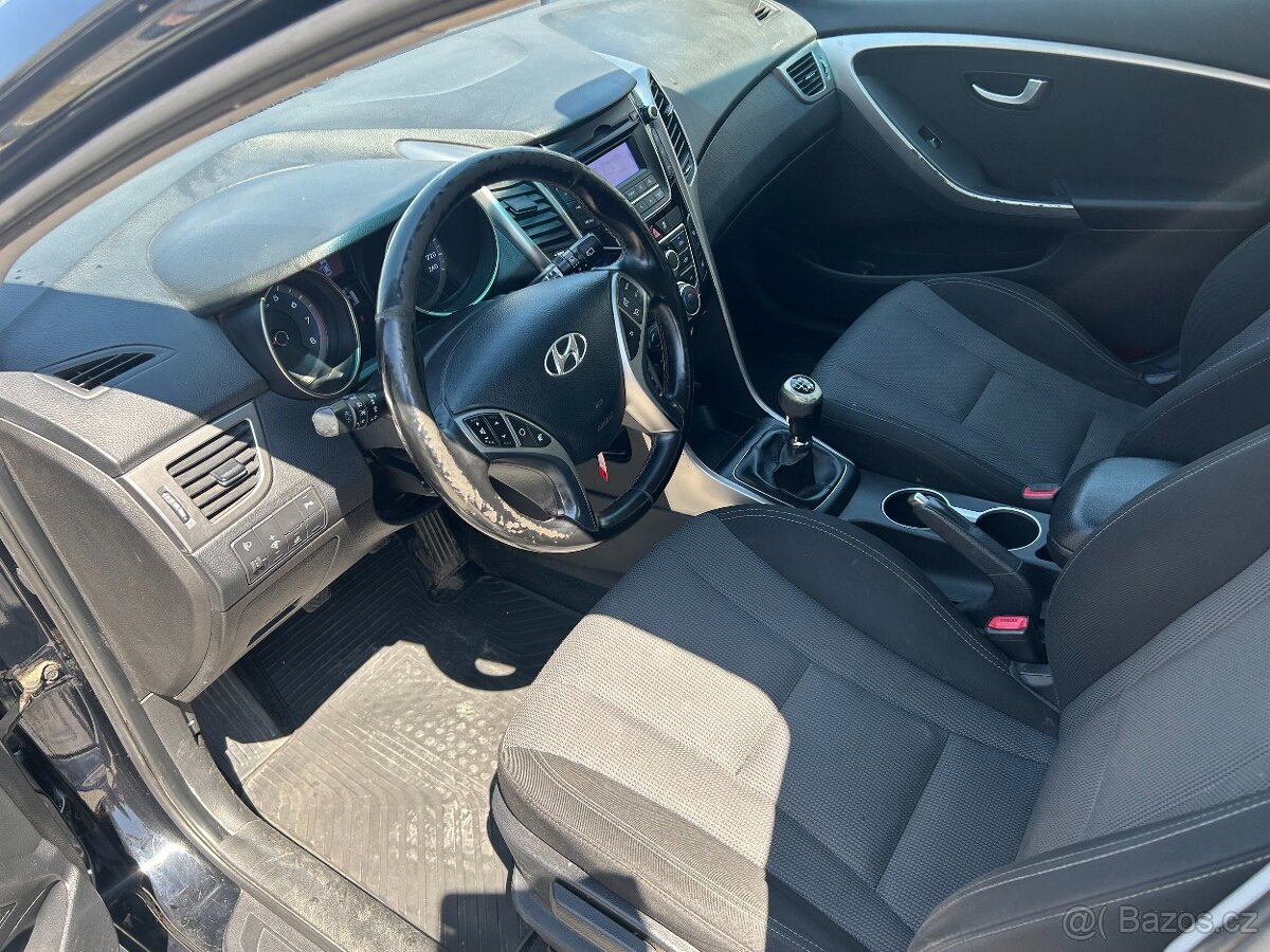 Hyundai i30 1.6CVVT - 6