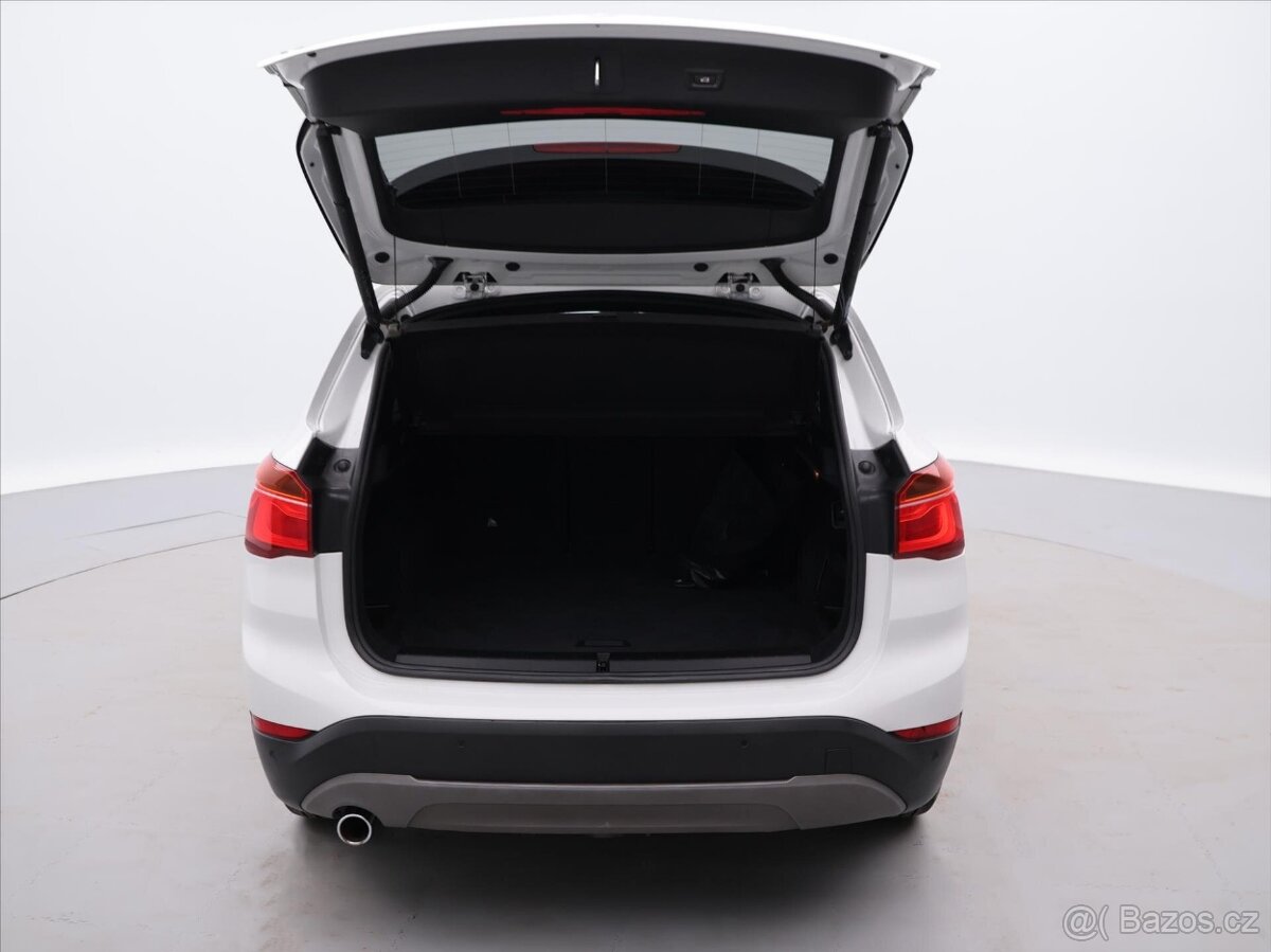 BMW X1 2.0 18d xD Aut CZ Advantage (2016) - 6