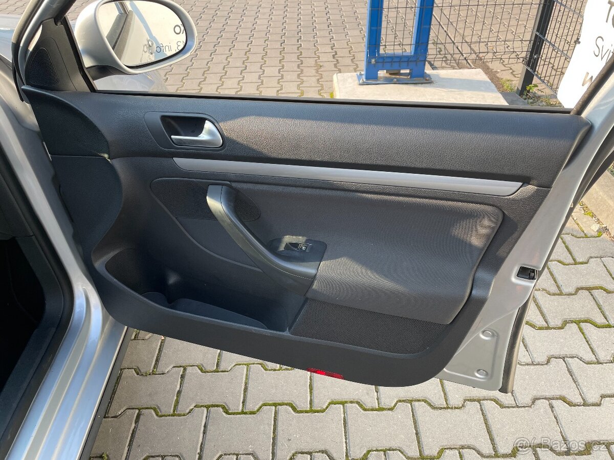 Volkswagen Golf 6 1.6 TDI Variant - 6