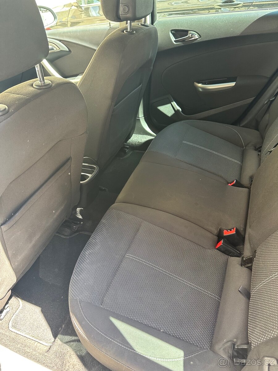 Opel Astra J 1.4 74kw 2011 - 6