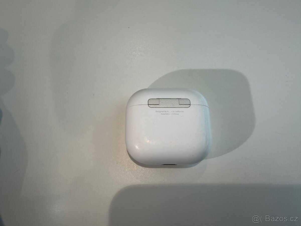 Prodám Apple AirPods 4 - 6