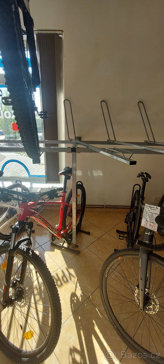 Výstavní stojan na jízdní kola. - 6