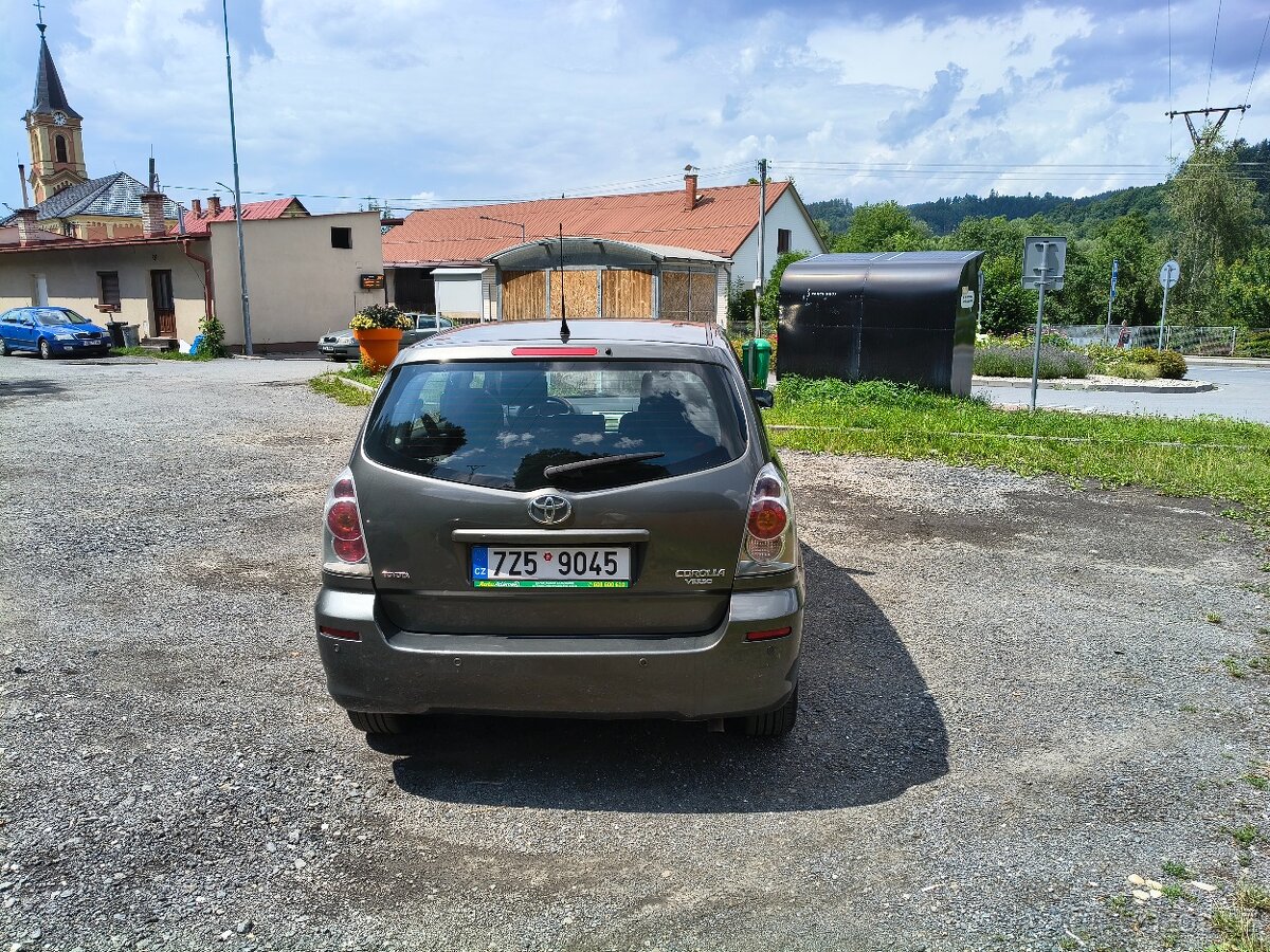 Toyota Corolla Verso - 6