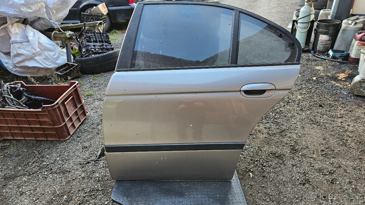 Bmw E39 dveře,kapota,blatníky - 6