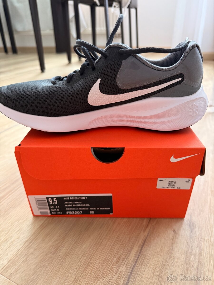 Nike Revolution 7.US 9,5. EUR 43 Nové - 6