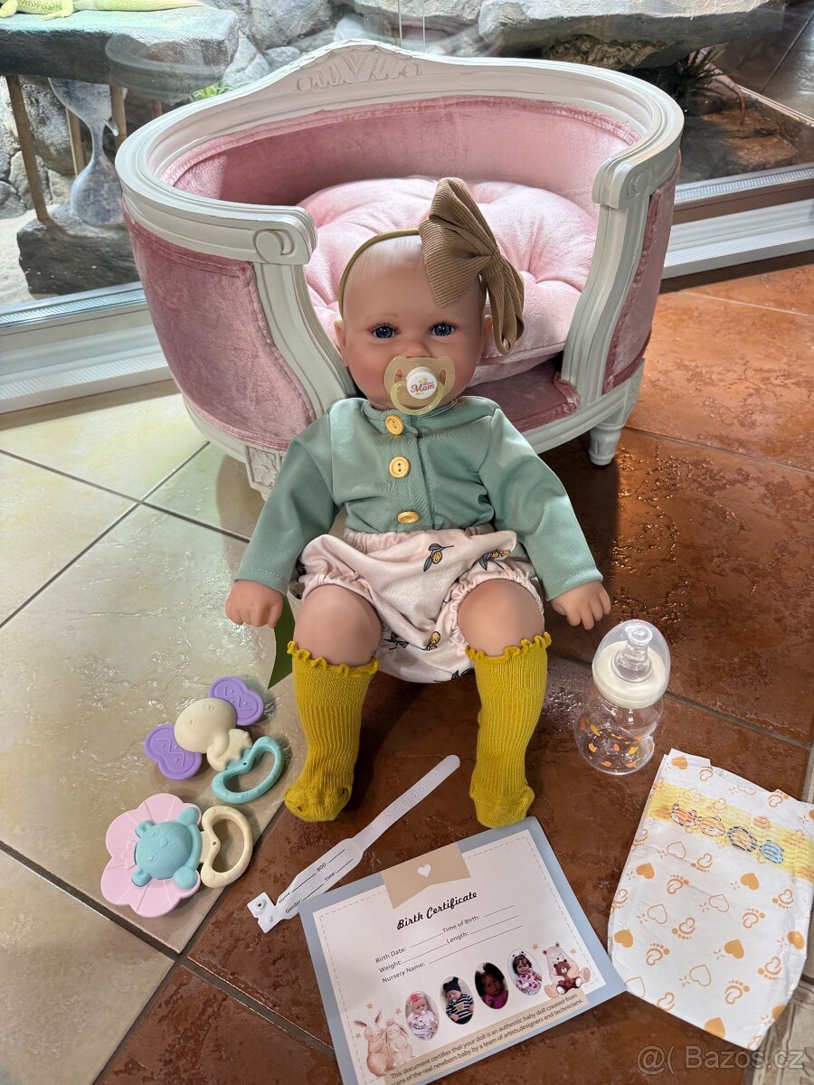 Realistická Reborm panenka s čelenkou a příslušenstvím - 6