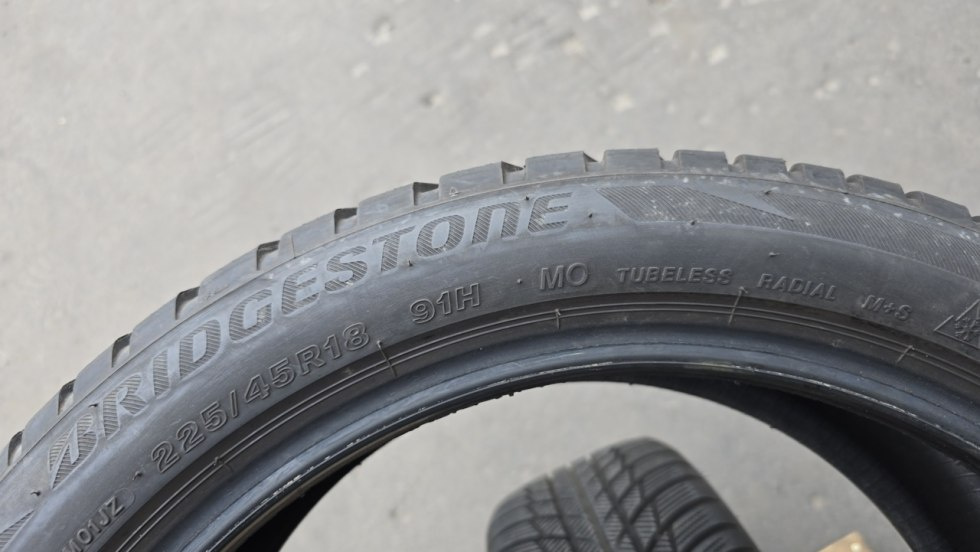 Zimní pneu 225/45/18 Bridgestone - 6