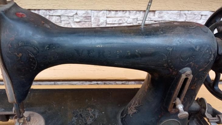 Historický šicí stroj Veritas - 6