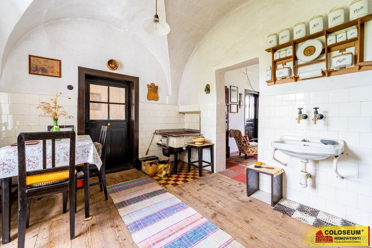 Nové Veselí - RD 3+1 a 1+1, zahrada, mlýnice, studna, půda - - 6