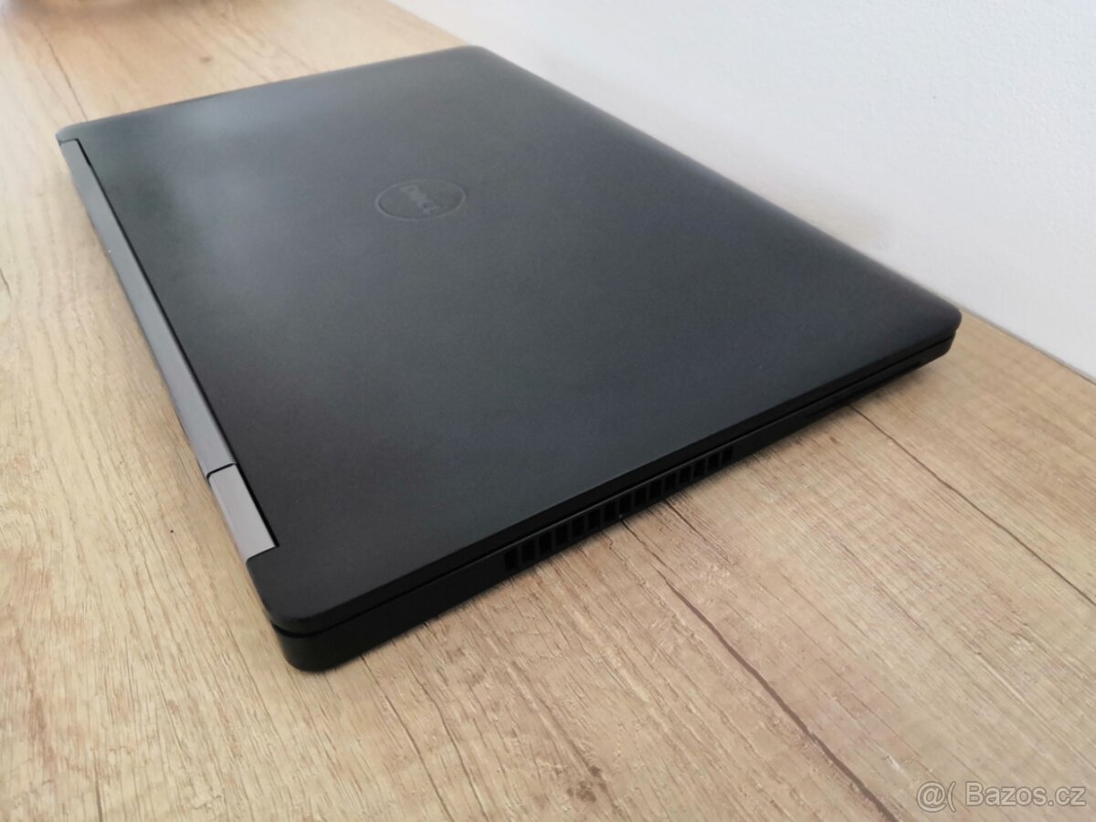 Dell 5570 i5 / 8 GB / 256 SSD / Baterie Excelent - 6