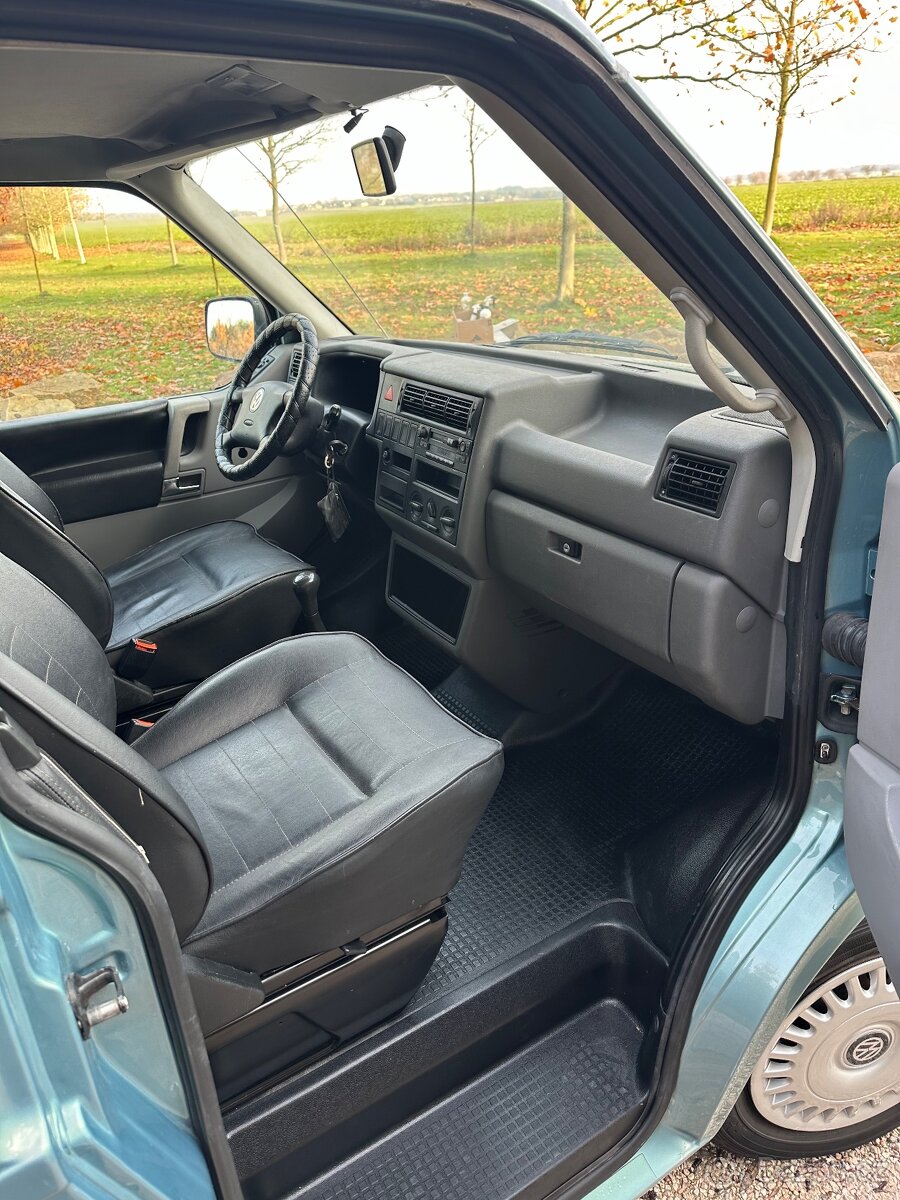 VW Transporter T4 2.5 TDi Dodávka bez Koroze - 6