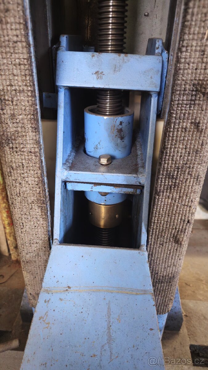 Dvousloupový zvedák Mars 3,5t. - 6