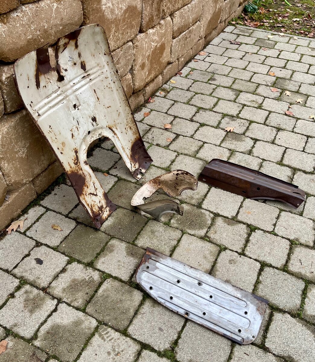 Jawa 50 05 20 21 pionýr - sada revmaplechů - 6