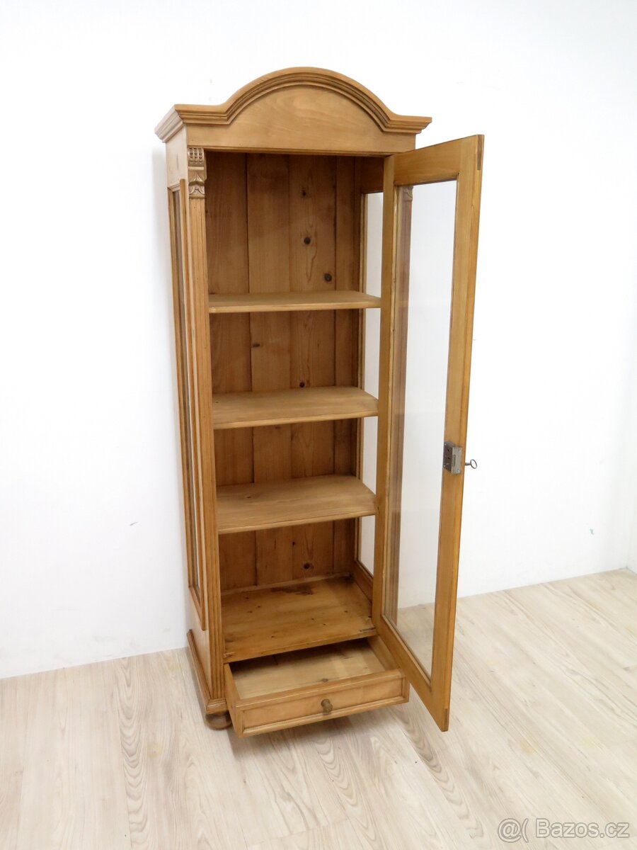 Vitrína ze smrkového masivu - 6