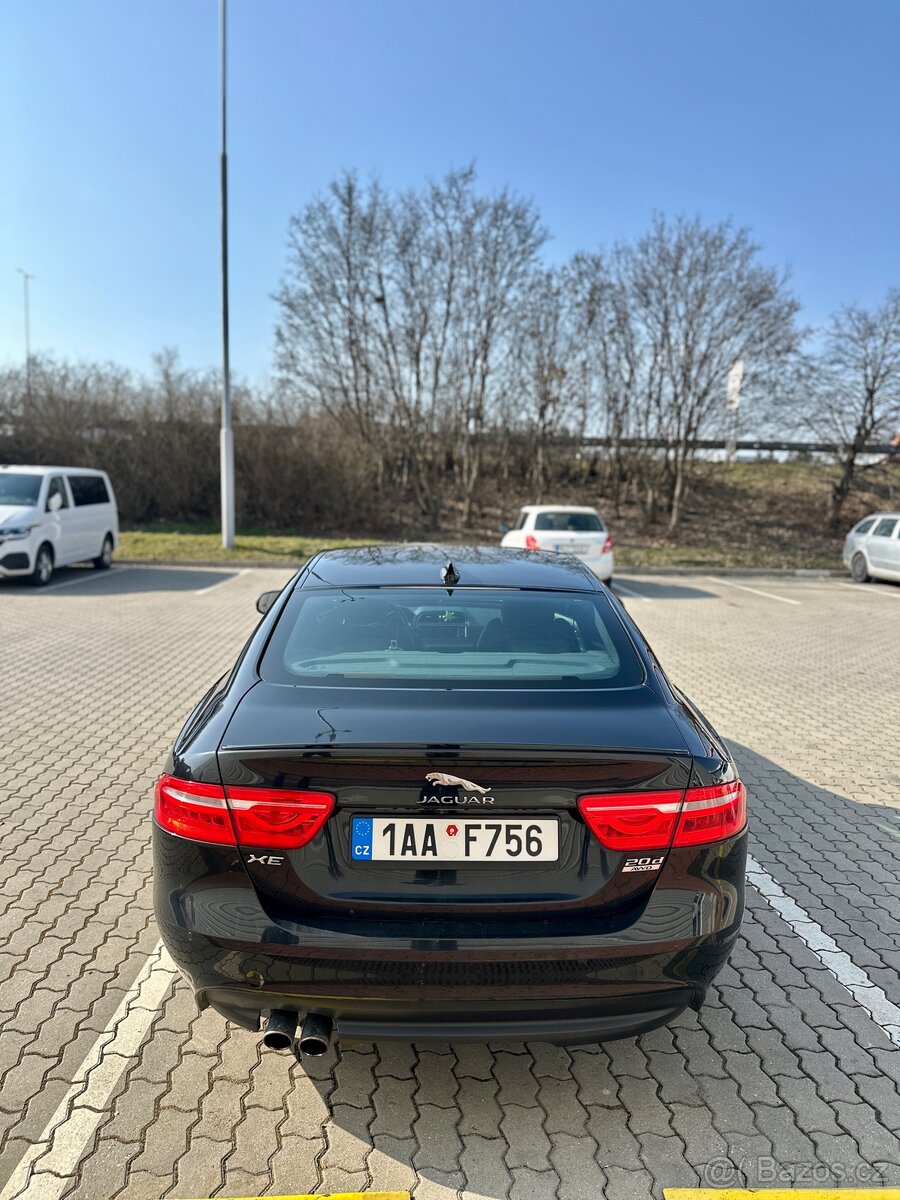 Jaguar XE R-SPORT 4 AWD - 6