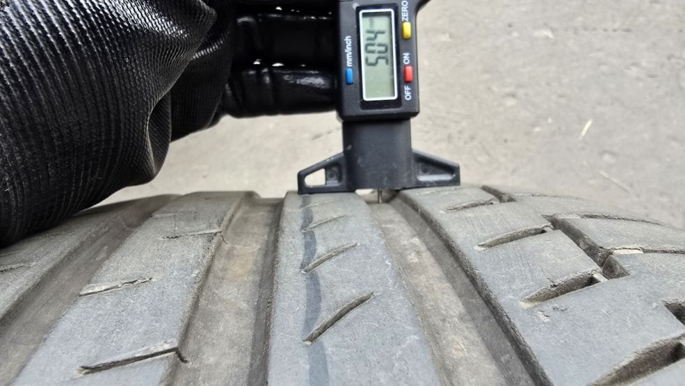 Letní pneumatika 235/45/18 Continental - 6