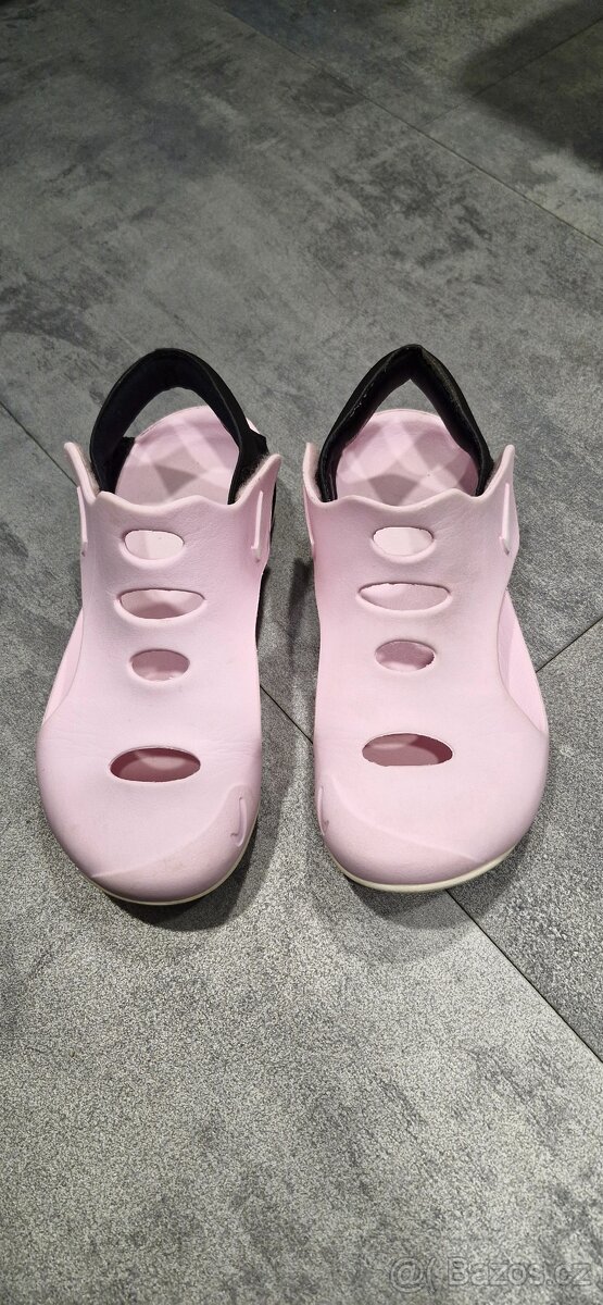 NIKE dívčí, dětské papuče, sandále, boty vel.33,5 - 6