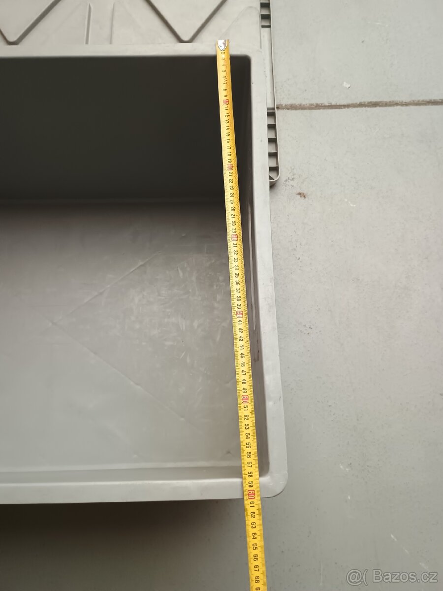 Plastové bedny/přepravky s víkem 80x60x42 - 6