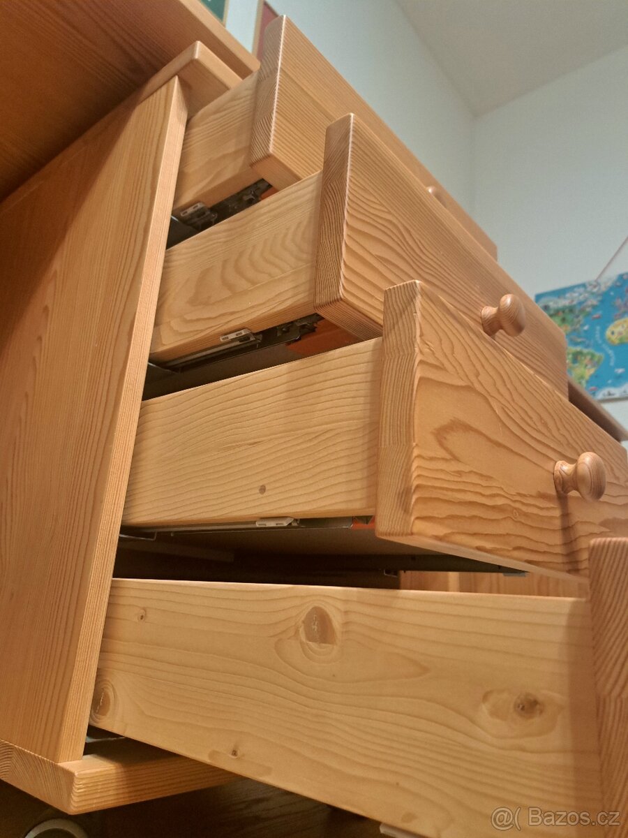 Nábytek do dětského pokoje, masiv, od truhláře - 6