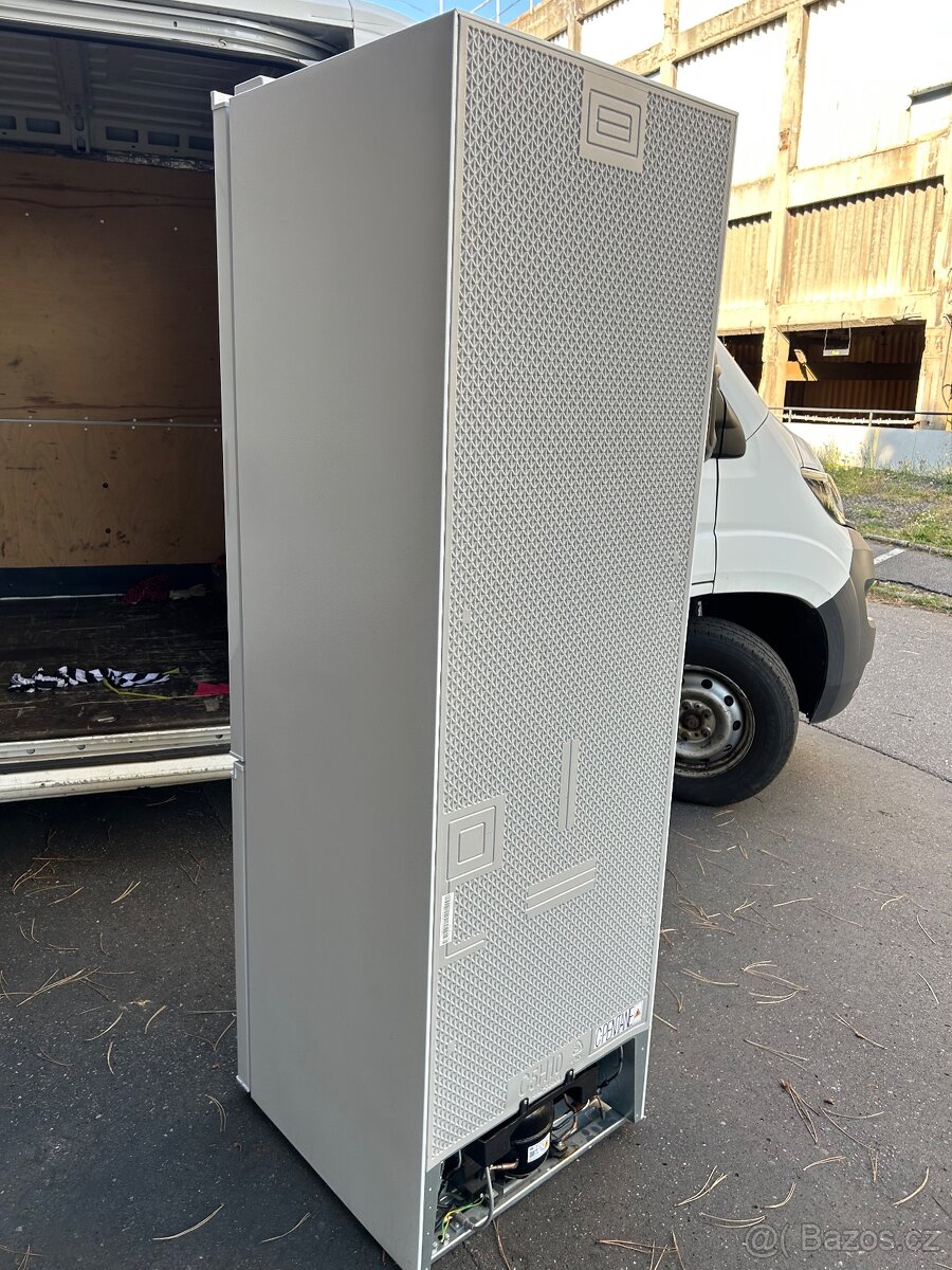 Dobrý den prodám ledničku ETA - 6