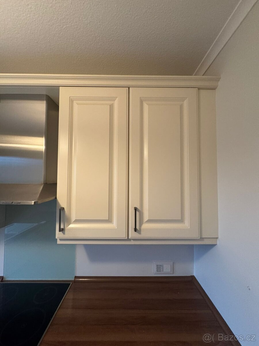 Světlá venkovská kuchyně AURELIE - 6