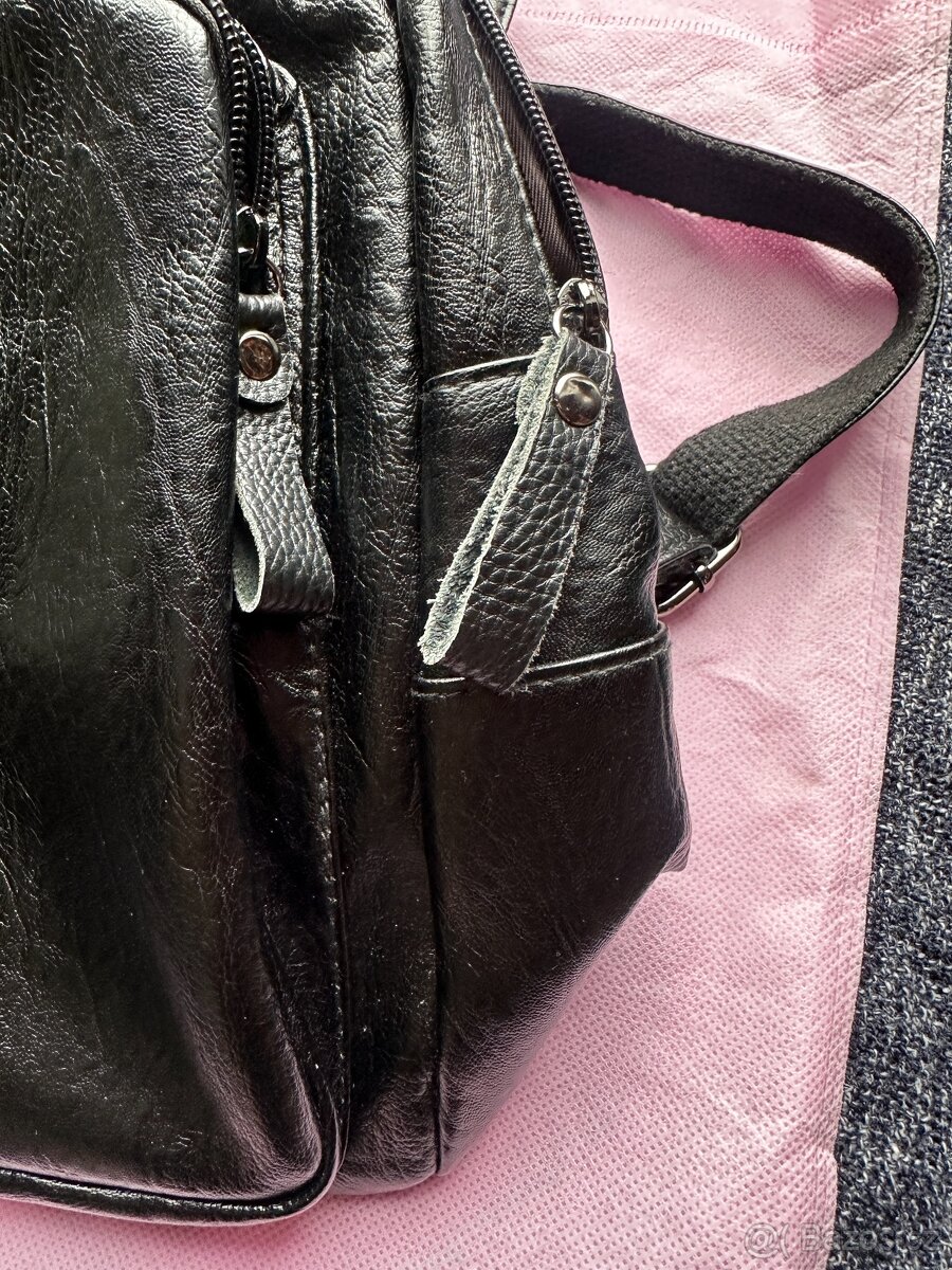 Černý stylový měkký dámský batoh - 6