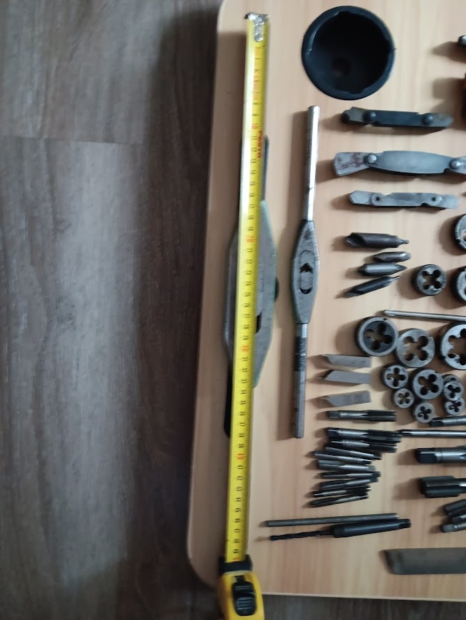 Závitníky ,závitové očka, měrky atd. - 6