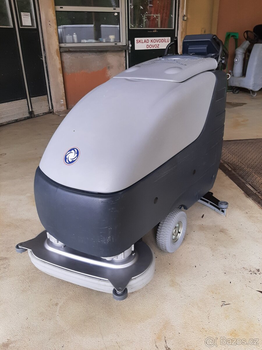 Podlahový mycí stroj Nilfisk BA 650 s vlast.pojezdem - 6