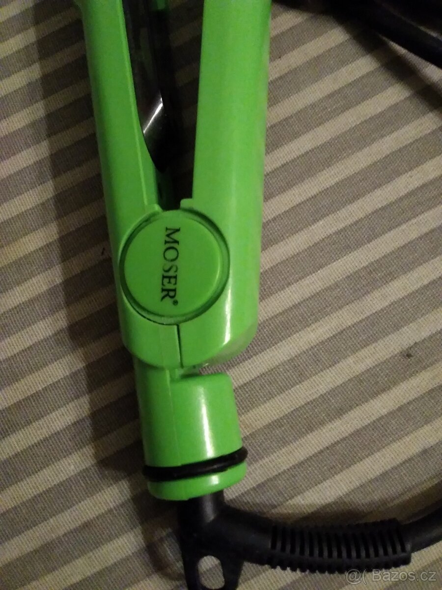 Elektrická krepovačka na vlasy Moser zelená. - 6