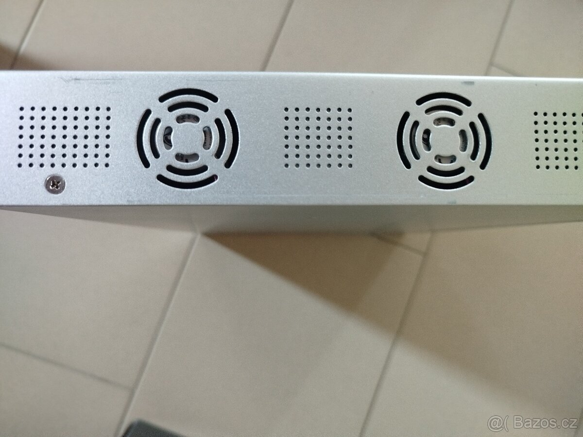 UniFi SWITCH-24 500W - 6