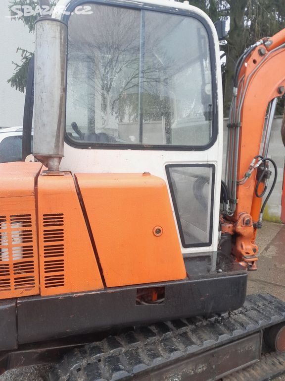 Prodám bagr Pel-Job 2,6t motor čtyřválec stav dobrý lžíce sv - 6
