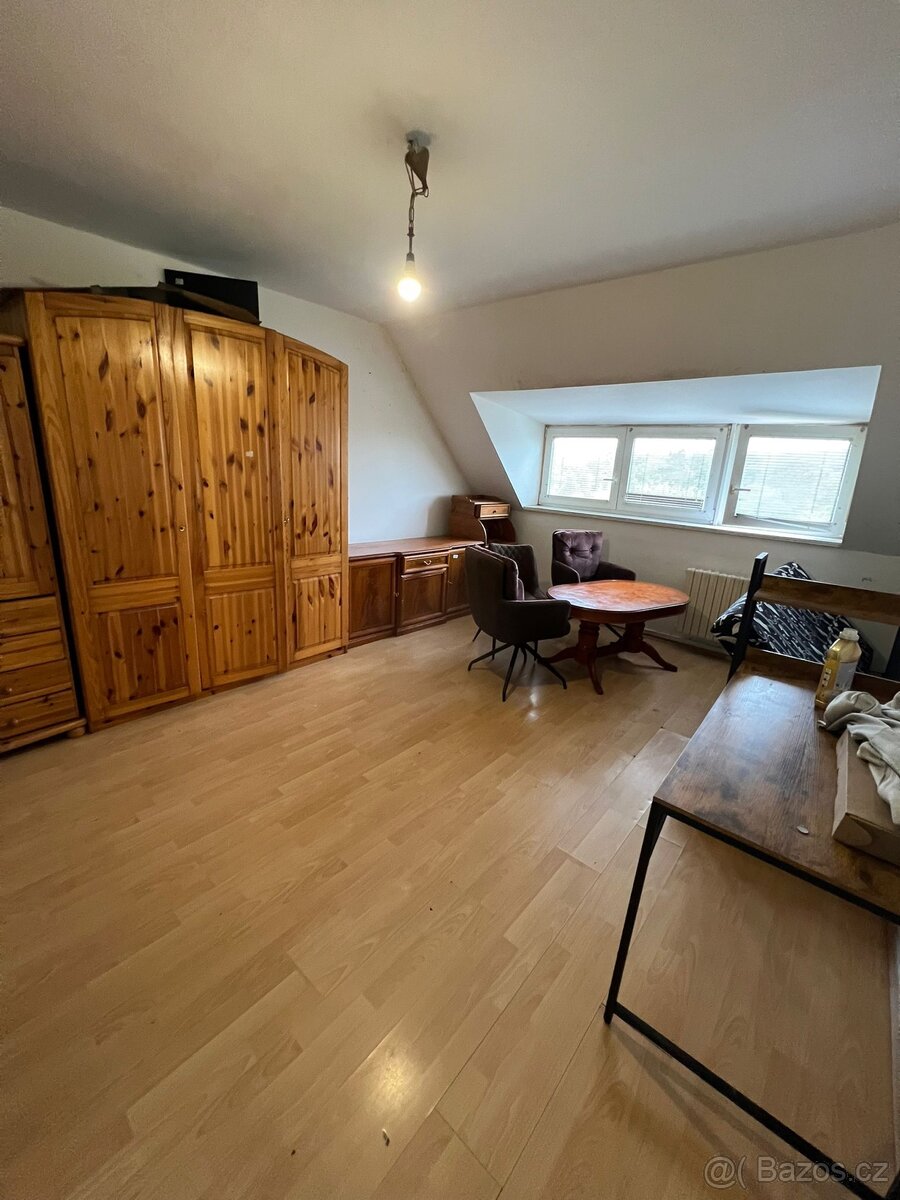 Nábytek - židle, skříň, stolek…. - 6