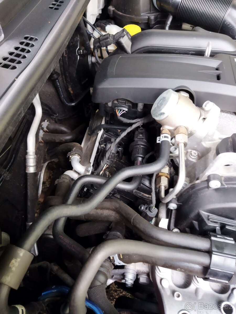 Skoda rapid Spaceback 1.2 rok 2014 pouze 45000km - 6