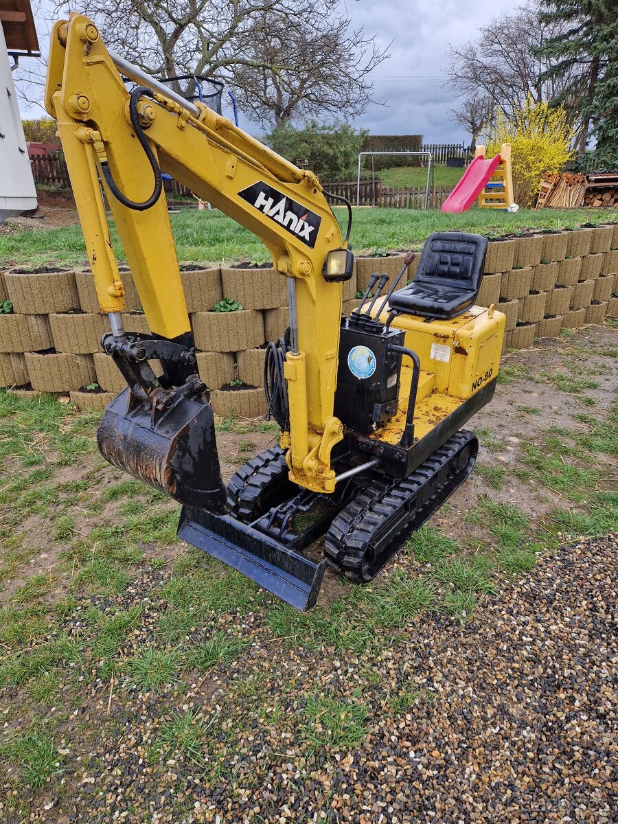 Minibagr Hanix 750kg - 6