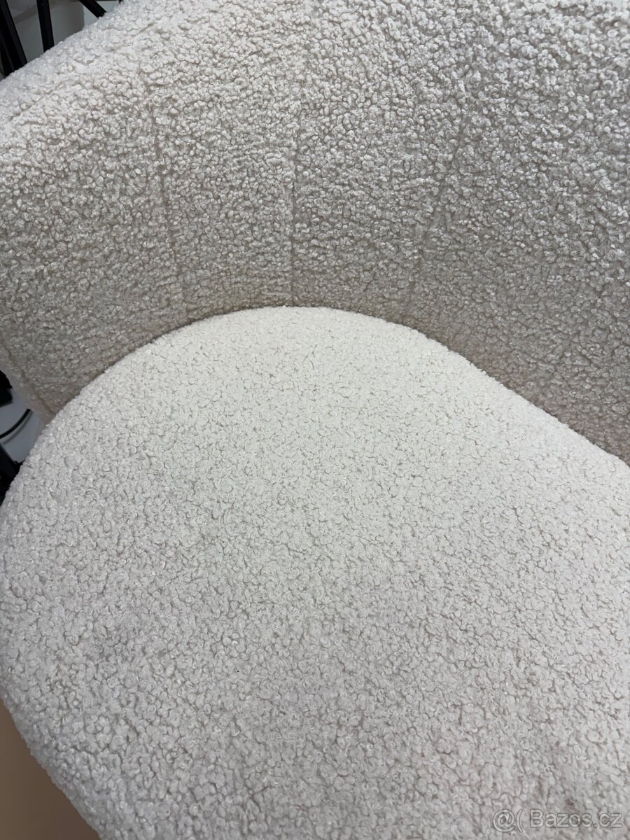 Buklé pohovka z Jysku - 6