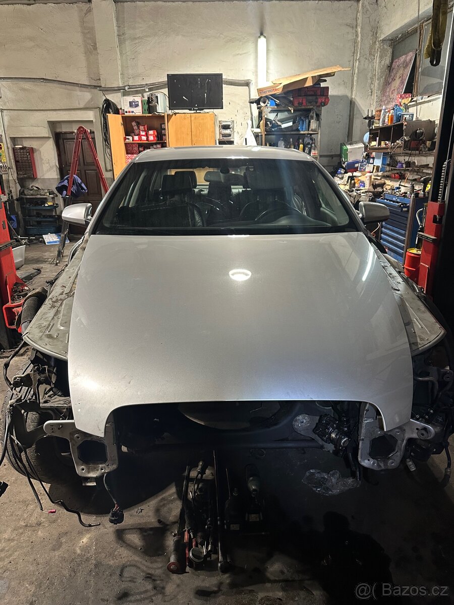 Audi a6 4F c6 dveře, capota - 6