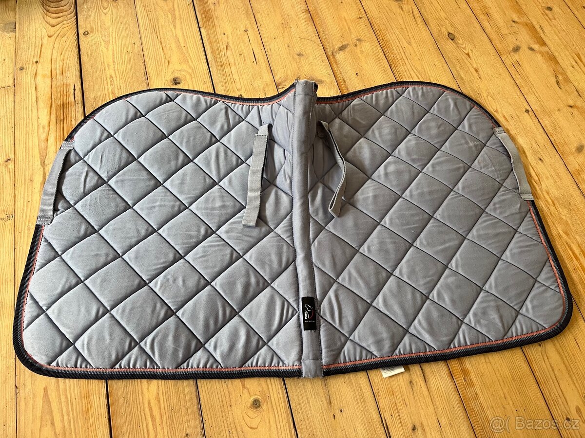 Modrá podsedlová dečka HKM - 6